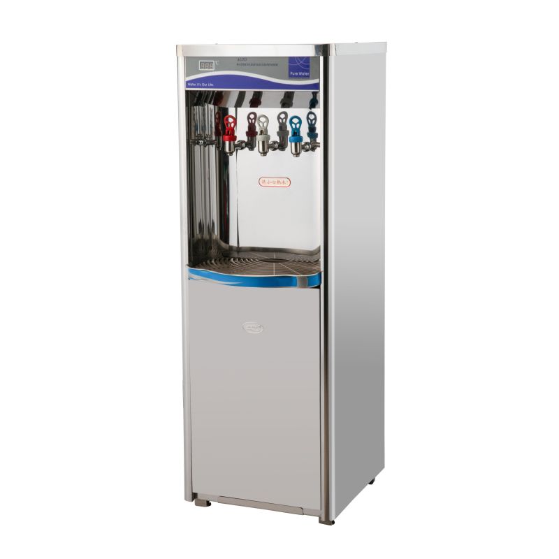 How does a POU Water Dispenser produce clean water?
