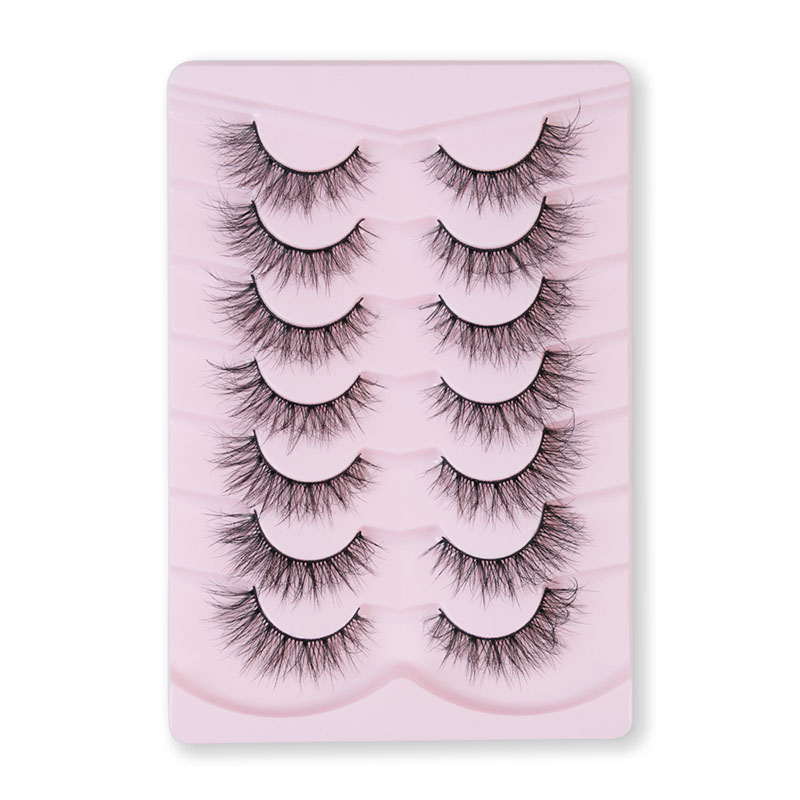 Why Are Mink Eyelashes the Ultimate Choice for a Glamorous Look?
